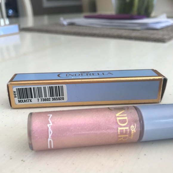 🌟LE🌟MAC x Cinderella Collection Lipglass in Glass Slipper - Picture 13 of 14
